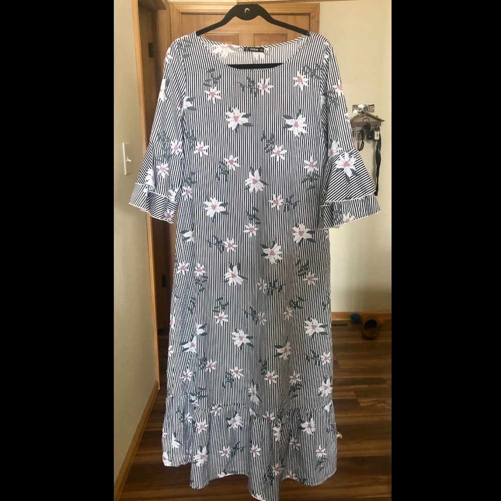 Striped Floral Bell-Sleeved Maxi Dress (M) - NWOT